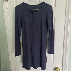 AEO LONG SLEEVE KNIT DRESS :: SIZE MEDIUM :: NAVY BLUE